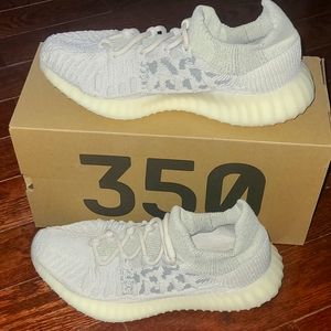 Yeezy z 350 V2
